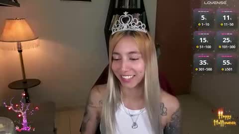 Snapshot of saucy_jenn1 chatting on 31, 10, 2025 I AM JENN online show from 31, 10, 2025