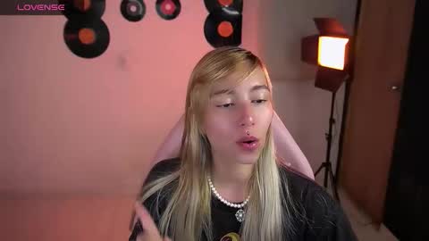 I AM JENN  online show from 22, 3, 2026