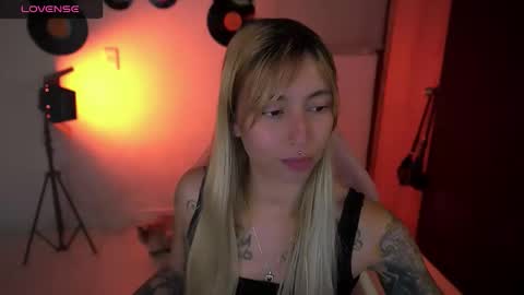 I AM JENN  online show from 18, 4, 2026