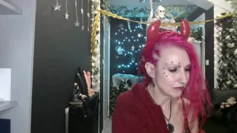 SaucySky online show from 27, 10, 2025