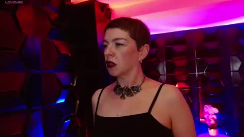 Snapshot of sauvage_lilith chatting on 7, 7, 2026 lilith online show from 7, 7, 2026