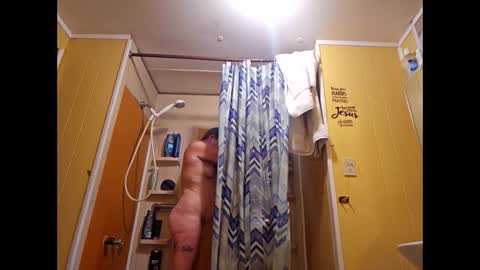 Snapshot of savage352ratchet chatting on 18, 12, 2024 Bugglove online show from 18, 12, 2024