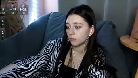 Snapshot of savannasotos chatting on 24, 10, 2025 Sophie online show from 24, 10, 2025