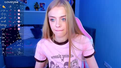 Snapshot of sayl0r_moon chatting on 12, 12, 2024 Kira GMT 7 Mon Thu-Sun 0800am-0200pm online show from 12, 12, 2024