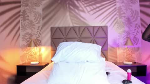 Snapshot of scarleett22 chatting on 11, 11, 2025 Scarleet online show from 11, 11, 2025