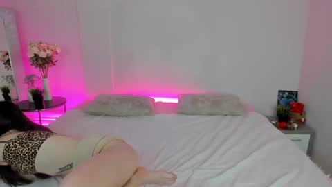 scarlet_cu1e online show from 26, 1, 2025