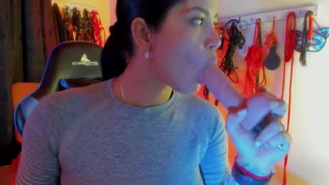 scarlet taylor kennedy online show from 27, 11, 2025