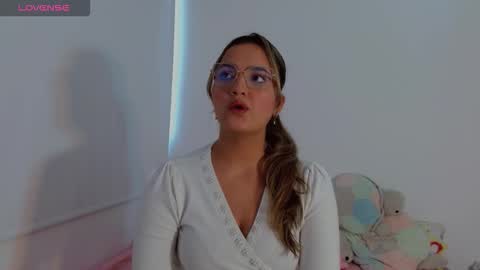 Snapshot of scarlet_rose__ chatting on 23, 10, 2025 Scarlet  online show from 23, 10, 2025