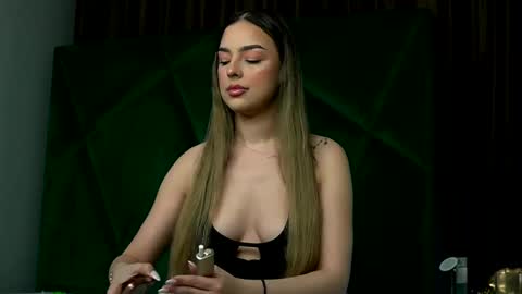 Scarlet online show from 3, 3, 2026