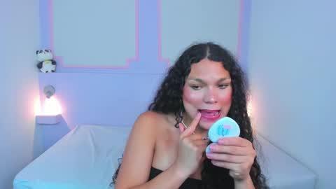 Snapshot of scarletdream4 chatting on 10, 3, 2025 Scarlet Dream online show from 10, 3, 2025