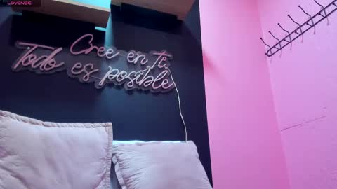 scarlethfoxx_ online show from 15, 4, 2026