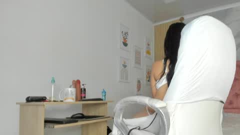 Snapshot of scarletmils chatting on 23, 7, 2026 scarlet online show from 23, 7, 2026