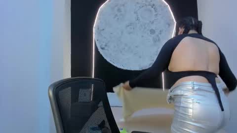 Scarlet online show from 17, 10, 2025