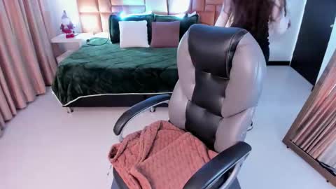 Scarlett online show from 17, 12, 2025