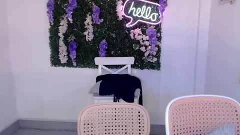 Snapshot of scarlett_sofia69 chatting on 8, 2, 2025 online show from 8, 2, 2025