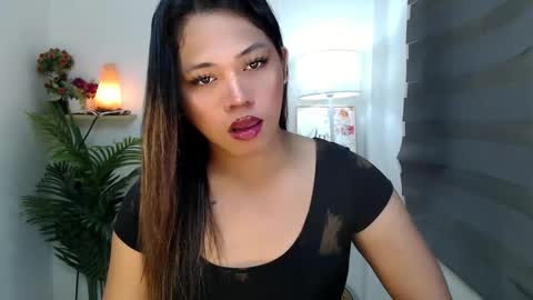 Snapshot of scarlett_sofia69 chatting on 19, 11, 2025 online show from 19, 11, 2025