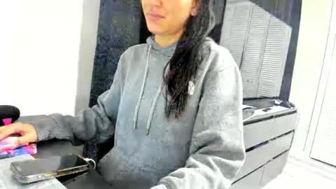 scarlettjennerr online show from 17, 3, 2026