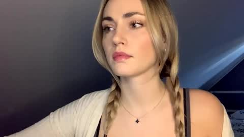 ScarlettxBlonde online show from 24, 4, 2026