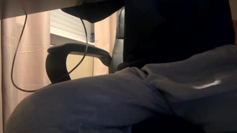 Snapshot of scb894682 chatting on 5, 12, 2024 Skinny College Boy online show from 5, 12, 2024