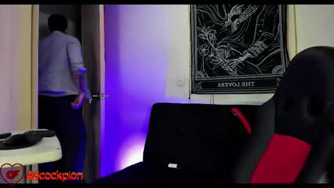 Alejandro help me to reach 200 thumps up online show from 19, 10, 2025