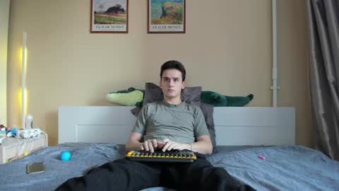 Snapshot of scooby_r chatting on 4, 12, 2024 Thomas brunette and Alex blond online show from 4, 12, 2024