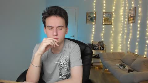 Snapshot of scooby_r chatting on 25, 12, 2024 Thomas brunette and Alex blond online show from 25, 12, 2024