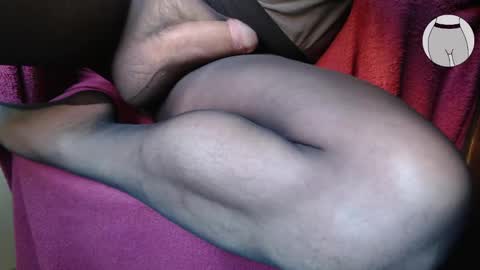 Snapshot of seamlessly chatting on 27, 12, 2024 seamlessly online show from 27, 12, 2024