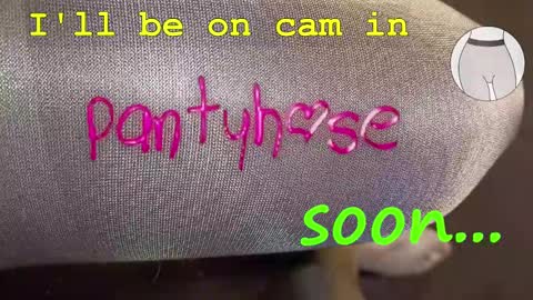 Snapshot of seamlessly chatting on 6, 1, 2025 seamlessly online show from 6, 1, 2025