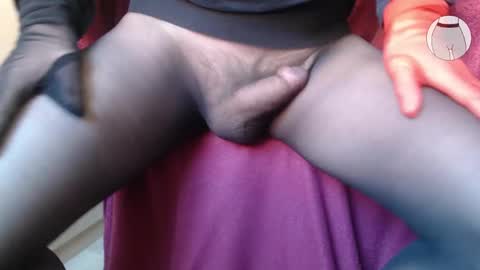 Snapshot of seamlessly chatting on 18, 2, 2025 seamlessly online show from 18, 2, 2025