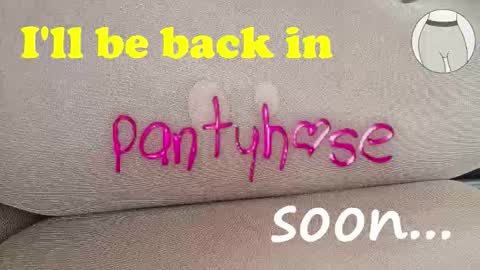 Snapshot of seamlessly chatting on 2, 11, 2025 seamlessly online show from 2, 11, 2025