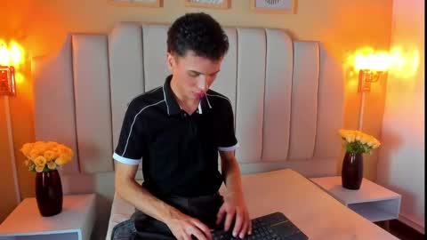 Snapshot of seantroyy chatting on 16, 9, 2025 Sean online show from 16, 9, 2025