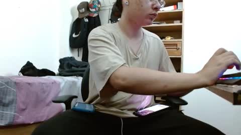 Sebas online show from 3, 2, 2025