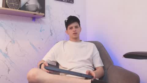 Snapshot of sebastamayo_ chatting on 3, 3, 2026 SEBAS online show from 3, 3, 2026