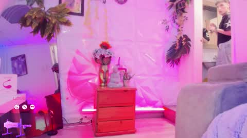     .  INDEPENDENT MODEL online show from 20, 2, 2026