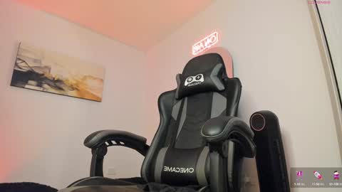 Snapshot of sebastianortizm chatting on 27, 12, 2024 Lucian Sinclair online show from 27, 12, 2024