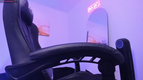 Snapshot of sebastianortizm chatting on 28, 12, 2024 Lucian Sinclair online show from 28, 12, 2024