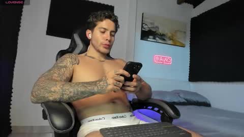 Snapshot of sebastianortizm chatting on 2, 11, 2025 Lucian Sinclair online show from 2, 11, 2025