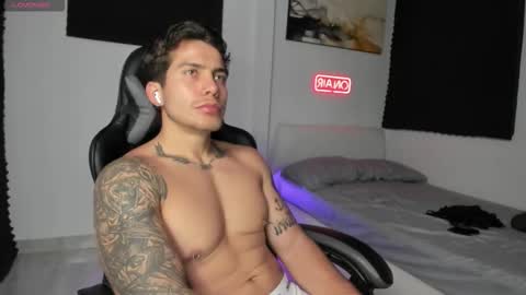 Snapshot of sebastianortizm chatting on 8, 11, 2025 Lucian Sinclair online show from 8, 11, 2025