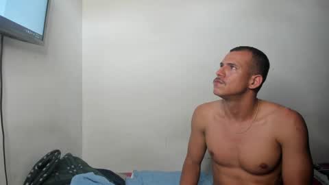 Snapshot of sebastianp13 chatting on 19, 12, 2024 sebatian palacios online show from 19, 12, 2024