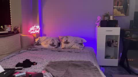 Secret Lovers online show from 6, 6, 2026