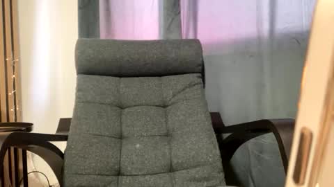 Anni online show from 11, 11, 2025