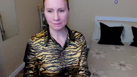seductive_foxy_ online show from 26, 9, 2025