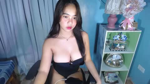 YOURLOVEAPRIL online show from 20, 1, 2025