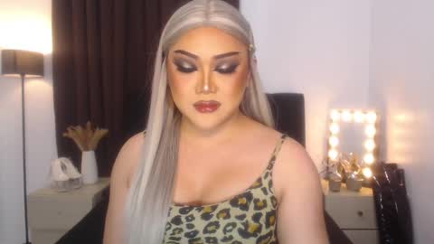 Natalie Mefford online show from 18, 2, 2025