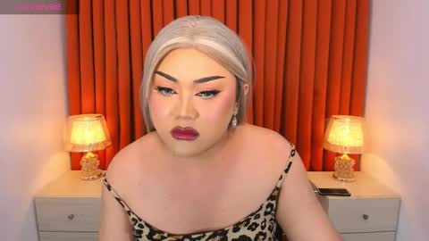 Natalie Mefford online show from 27, 2, 2025