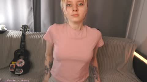 See Its honey bunny  im Lana online show from 10, 7, 2026
