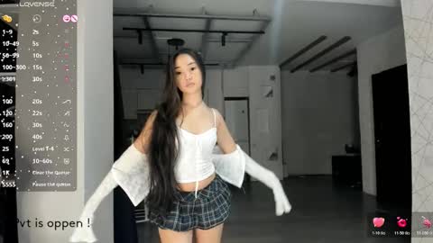 Akira Youri online show from 30, 10, 2025