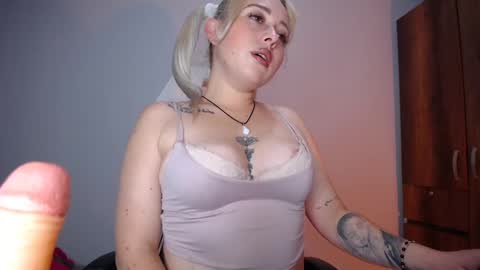 Yeyis  online show from 16, 1, 2025