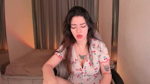 Snapshot of selena_wow_ chatting on 16, 10, 2025 Selena Follow Me online show from 16, 10, 2025