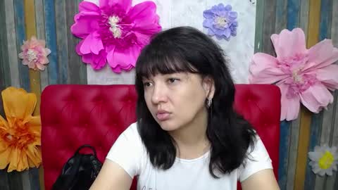 Snapshot of selenafly chatting on 17, 9, 2025 SelenaFly online show from 17, 9, 2025